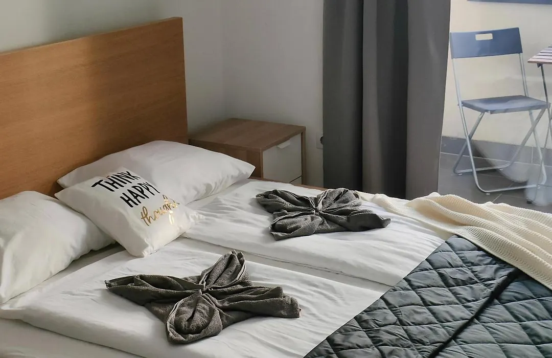 Cozy Studios Near New York Cafe With Balcony, Parking, Ac-1