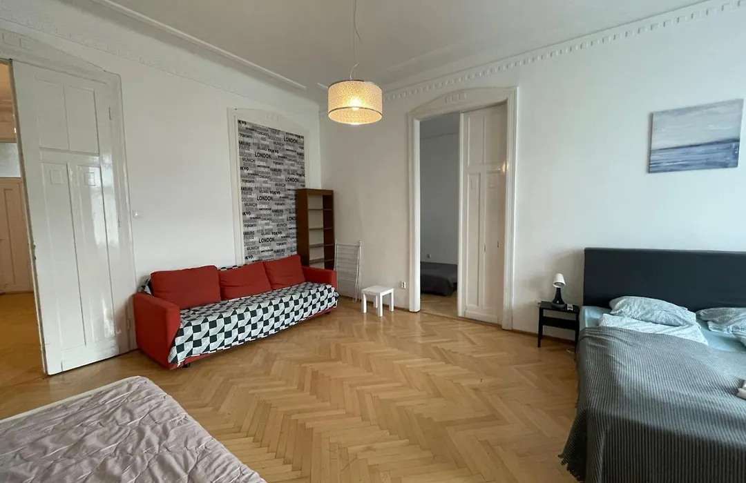 White Pearl Rooms Near Gozsdu-1