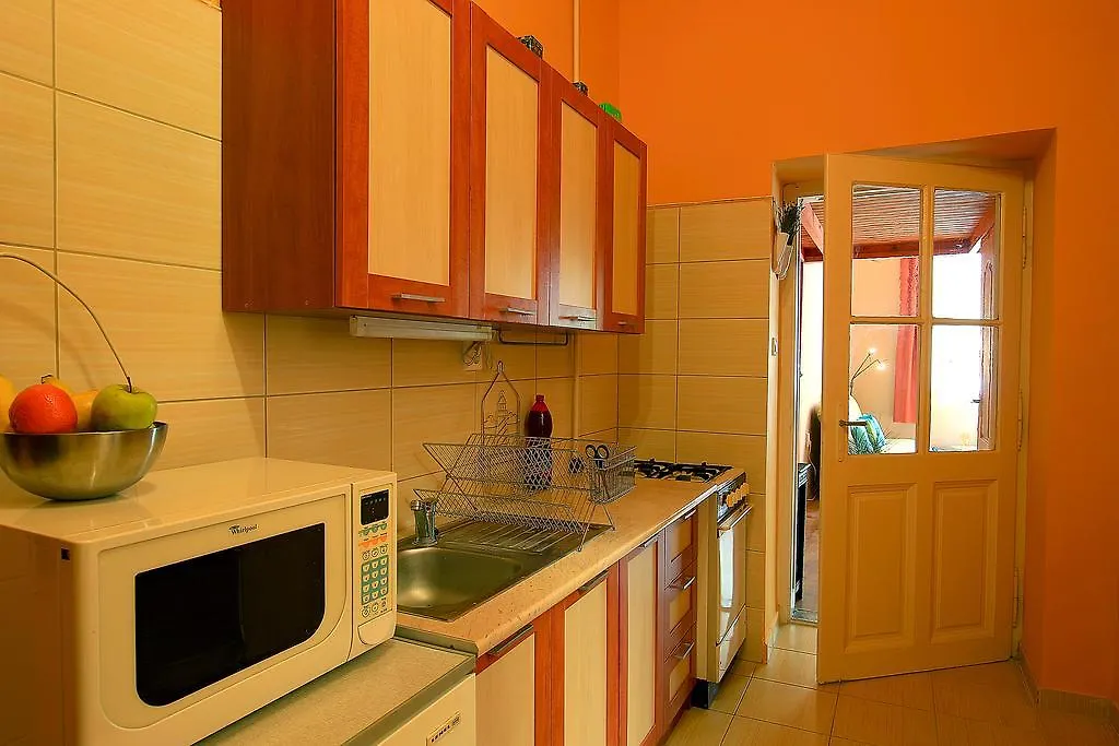 R7 Apartment-1