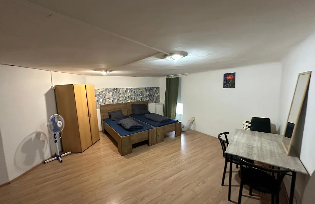 Hostel King-1