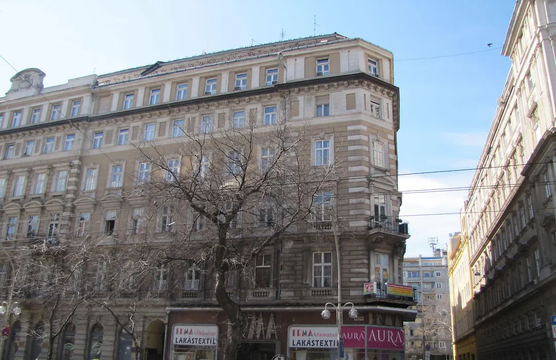 Friends Hostel & Apartments-1