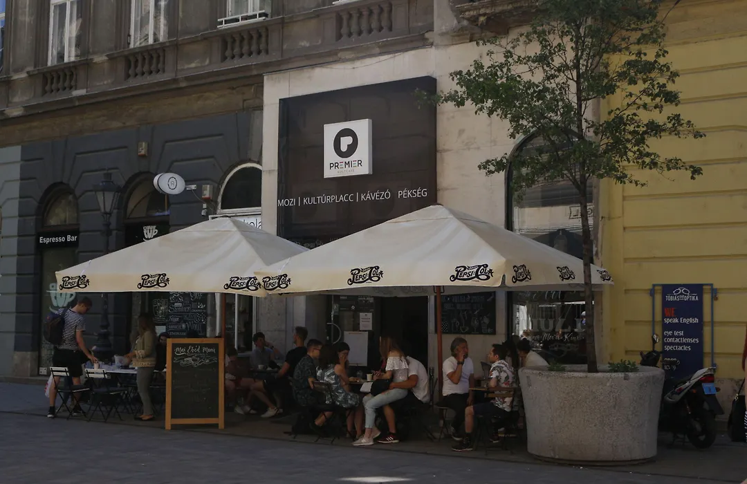 Budapest Passage 1-1
