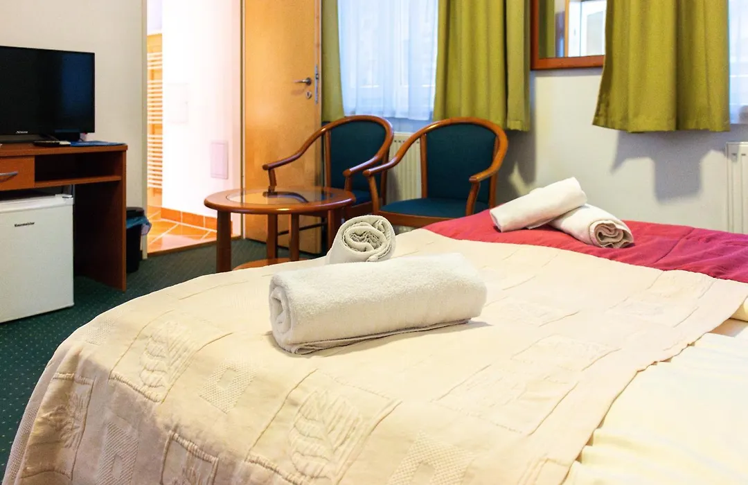 Broadway Guesthouse-1