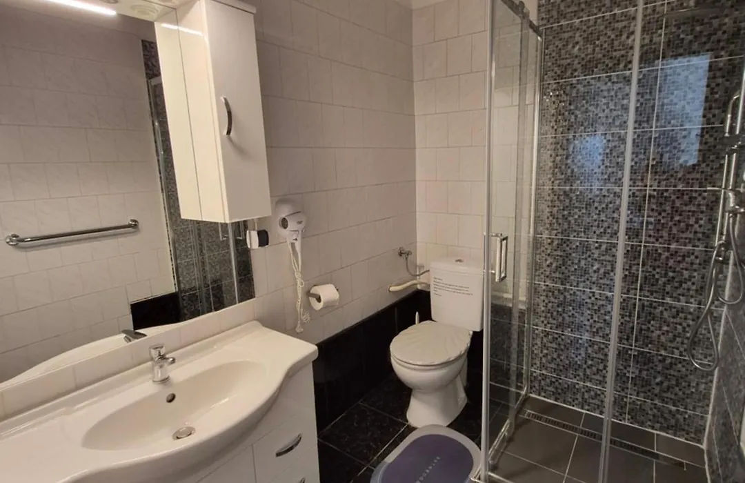 Eitans Guesthouse-1
