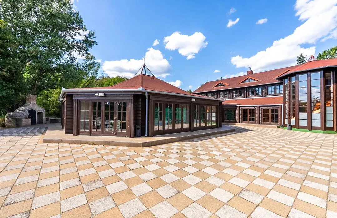 Petnehazy Aparthotel-1