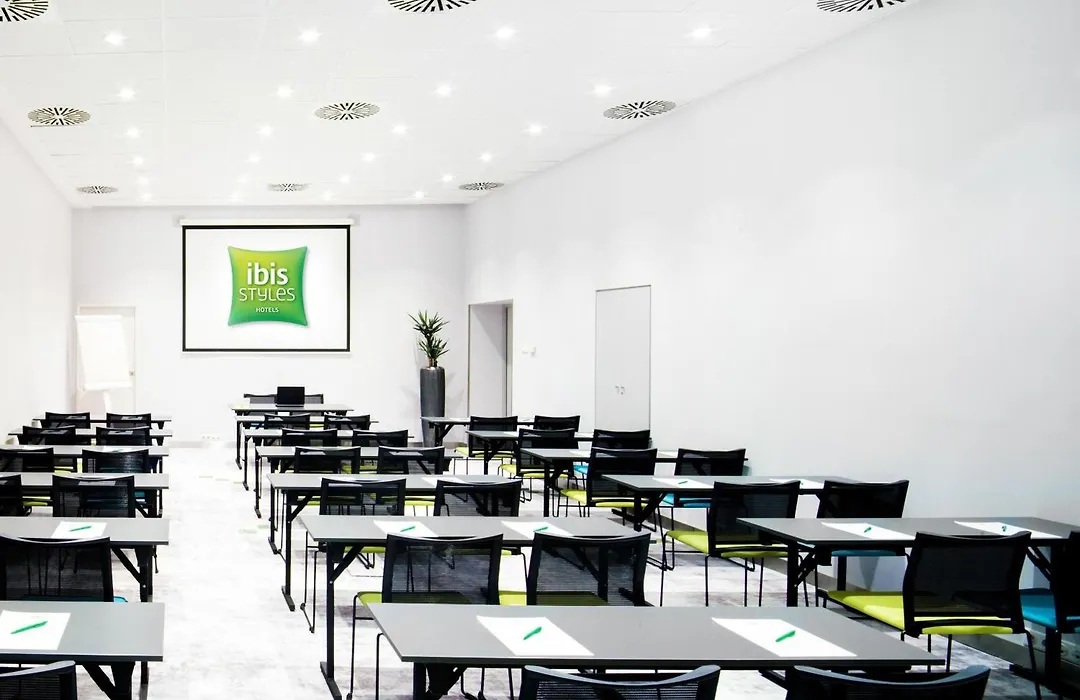 Ibis Styles Budapest Center-1