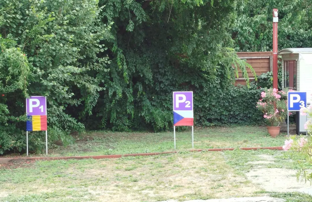 Rakos-Patak Family House Garden & Free Parking-1