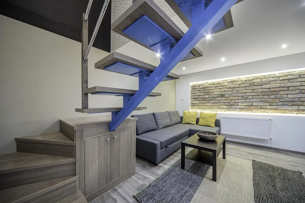 Akacfa 2 Bedroom Center Apartment-1
