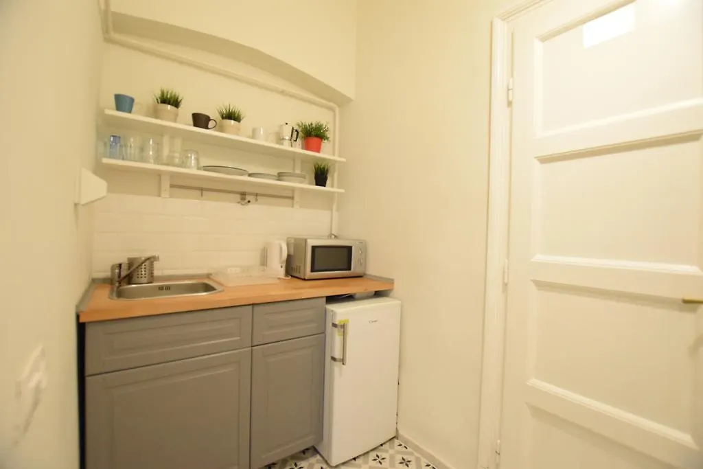Standard Apartment By Hi5 - Chainbridge-1