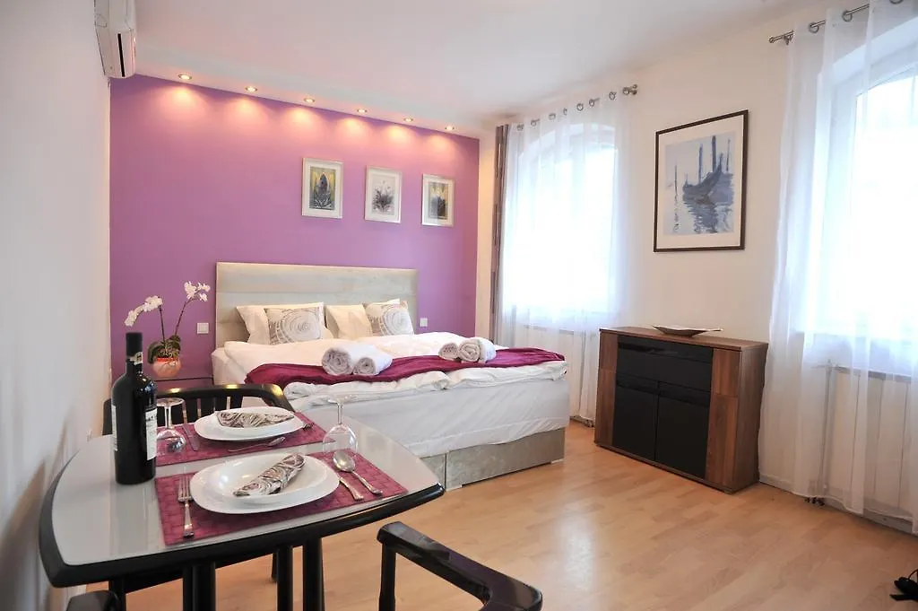 Hillside Premium Apartments-1