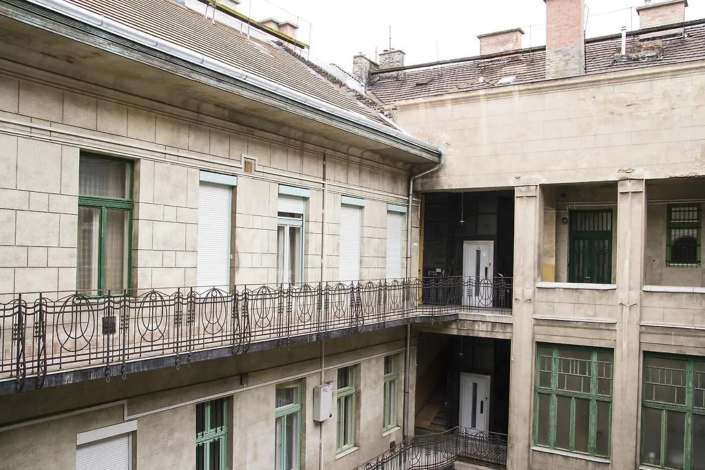 Somogyi Apartman-1