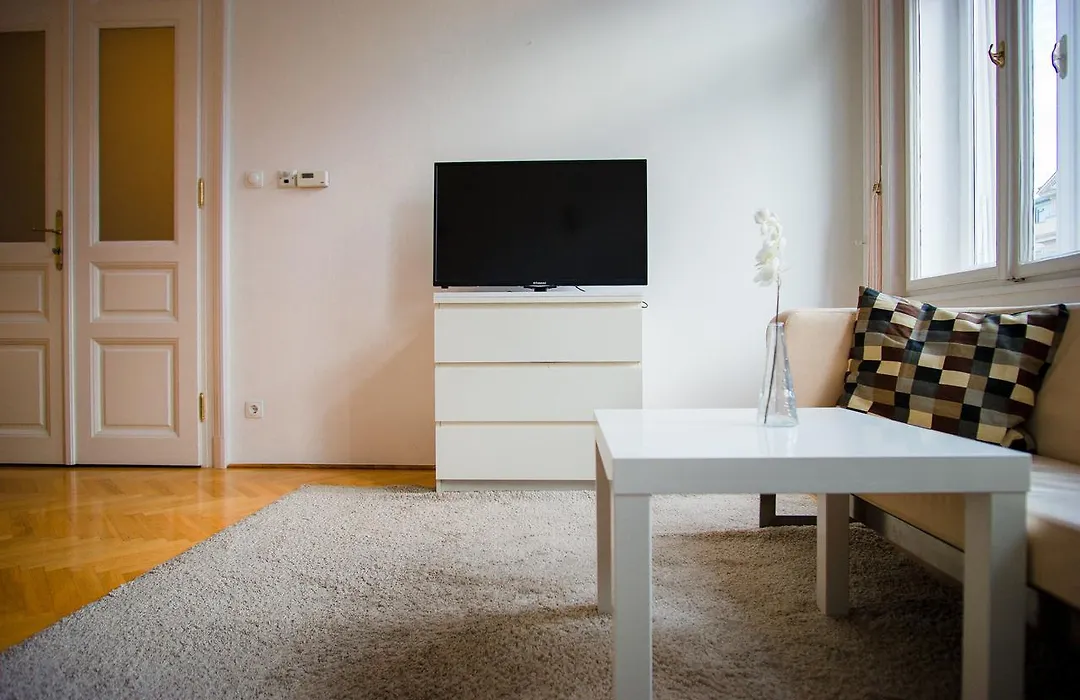Budapest Heart Apartments-1
