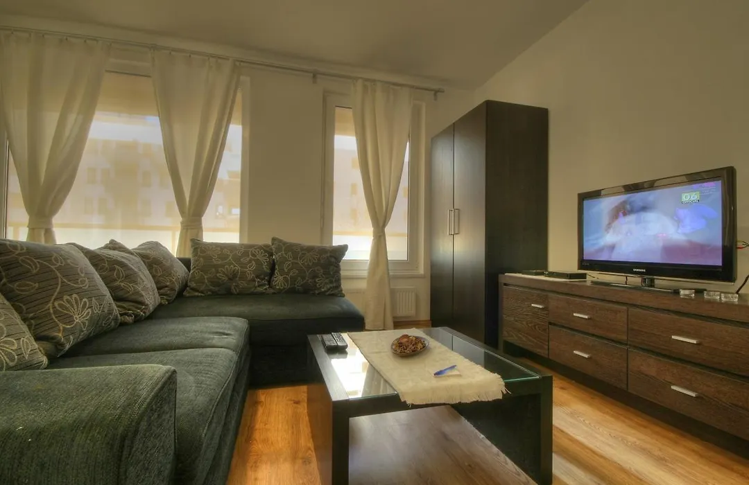 Corvin Promenade Aparthotel-1