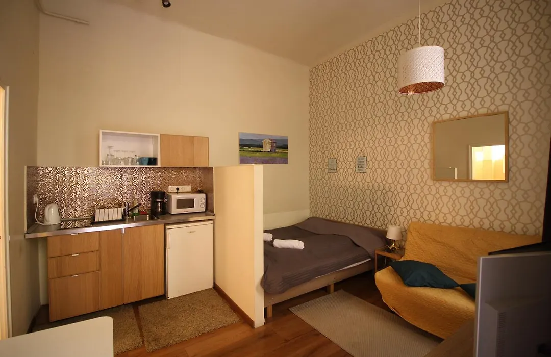 Home Apartment Near Blaha Lujza Square-1