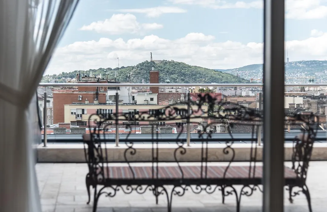 Uttoe Luxury Suites-1