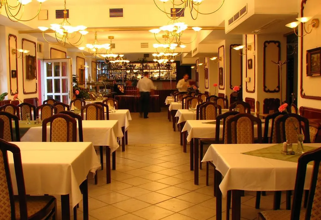Hotel Polus-1