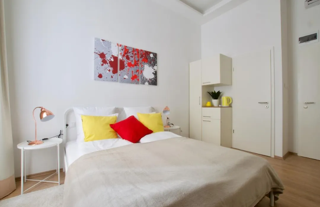 St King 11 By Hi5 Apartments-1
