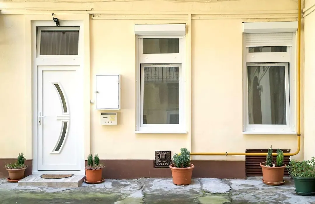 Woeroesmarty Studio - Budapest Center-1
