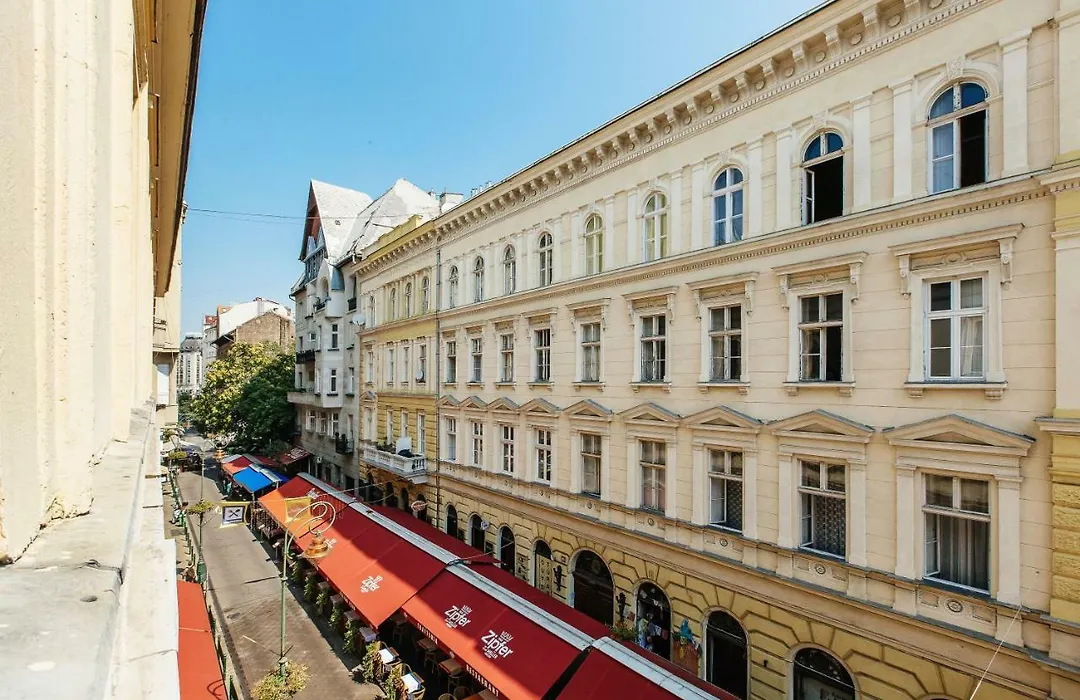 Pause Apartment With Free Parking-1