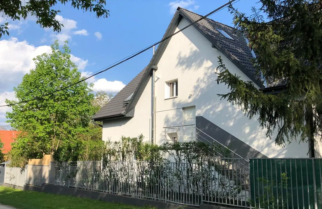Green Buda Valley: Holiday Home With Garden-1