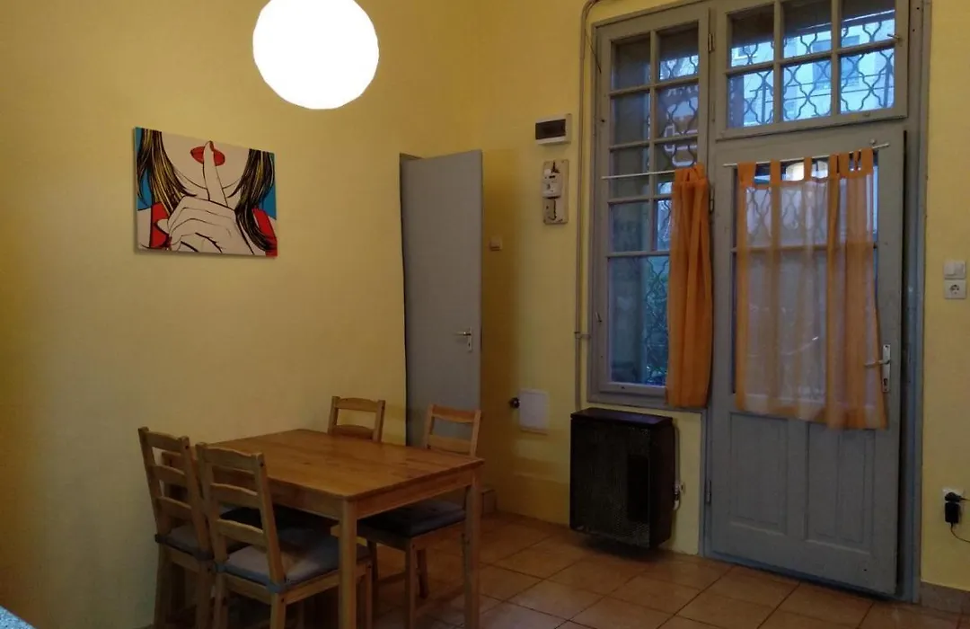 Hobar Hostel-1