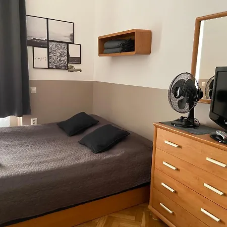 Guest Rest Studio Apartments-2