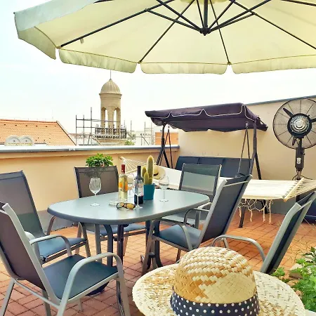 Rumbach Terrace Apartment-2