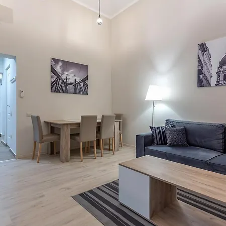 Goldcentral Apartment Akacfa-Next To Mazel Tov-Brilliant Location-3