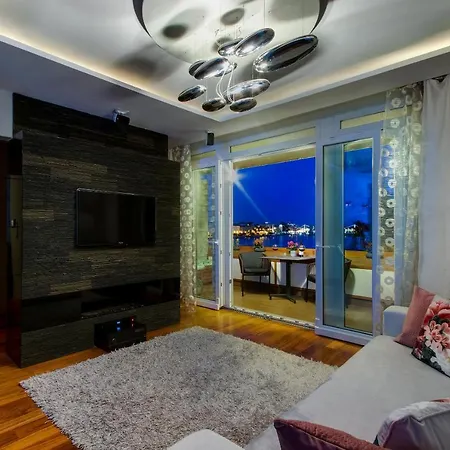 Danube Pearl Boutique Apartment-3