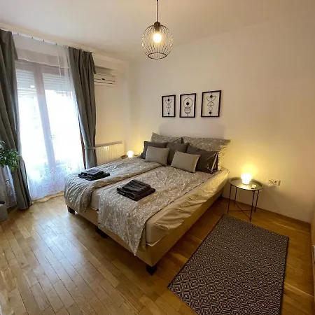 Szimpla Central Boutique Apartment-2