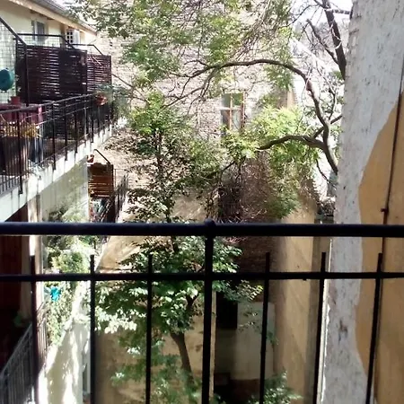 Central Rooms-2