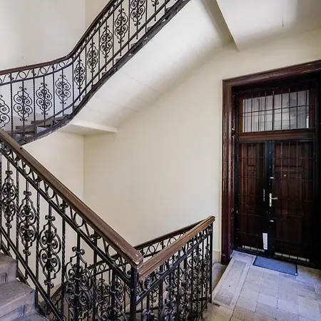 Wesselenyi Design Apartment-3