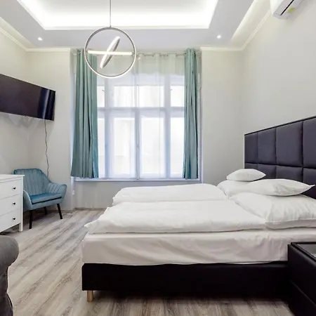 A Golden Star Modern Luxury Apartments And Rooms Budapest-2