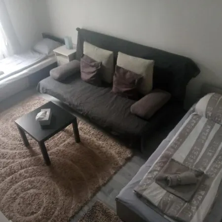Real Deal Apartment-2