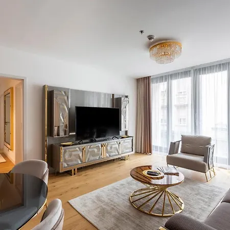 Emerald Luxury Downtown Apartment With Free Sauna & Gym-3