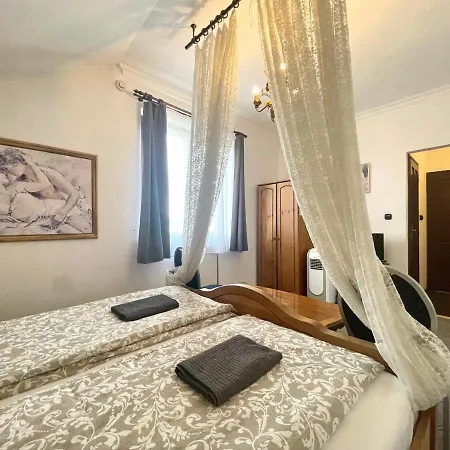 Luxi Romantik Apartments-3