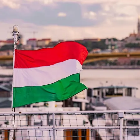 Fortuna Boat Hotel Budapest-3