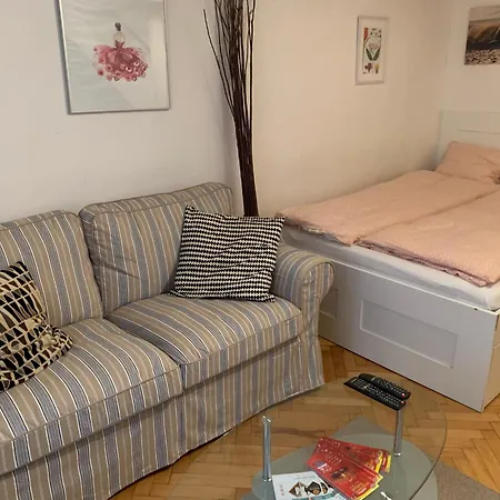New Astoria Apartment-3