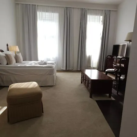Opera16 Guestrooms-2