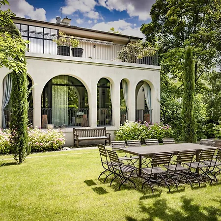 Bagatelle Gardenhouse-2