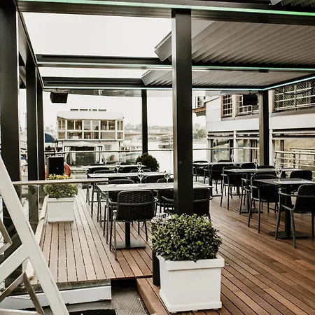 Vogue Boat Apartments-2