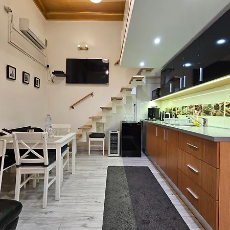 Walkway Apartment Deluxe-2