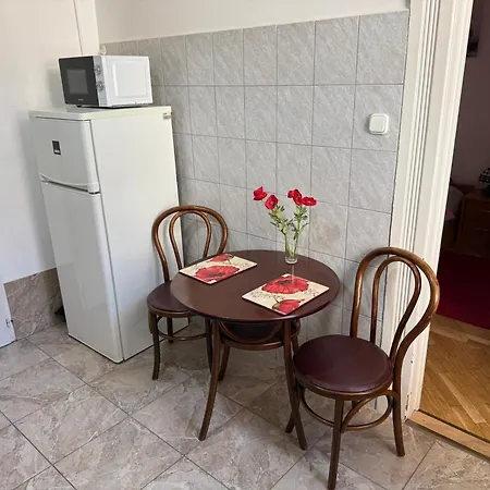 Little Hungary Apartment-3
