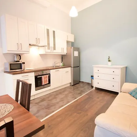 Broadway Apartments-3