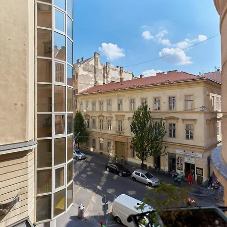 Budapest City Center W18-2