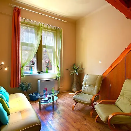 R7 Apartment-3