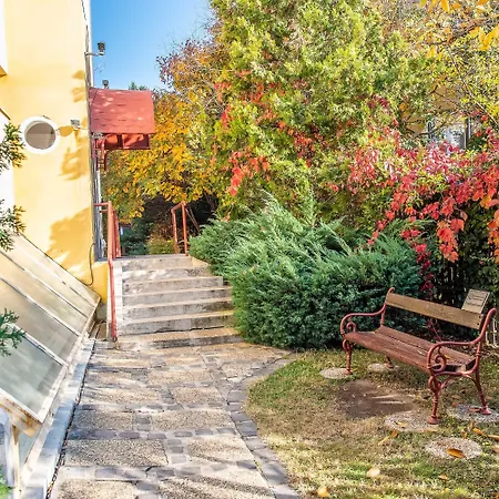 Korona Panzio Budapest-2