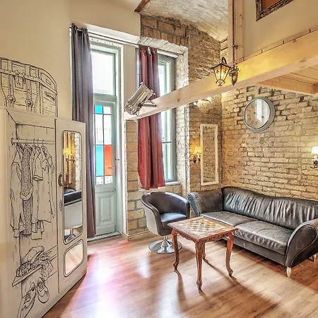 Lavender Circus Hostel, Doubles&Ensuites-2