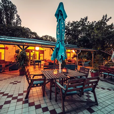 Island Hostel Budapest (Adults Only)-3