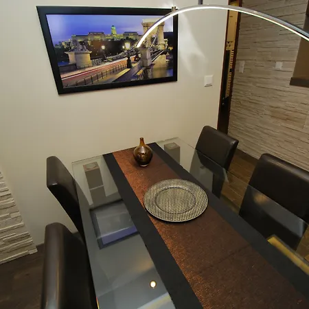 Arpad Bridge Apartments-3